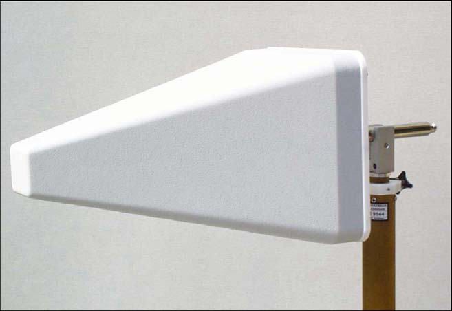  STLP 9149 堆疊邏輯微波對數周期天線